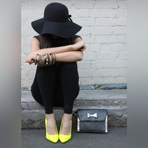 fergie fluorescent yellow protest pumps stilettos heels 6